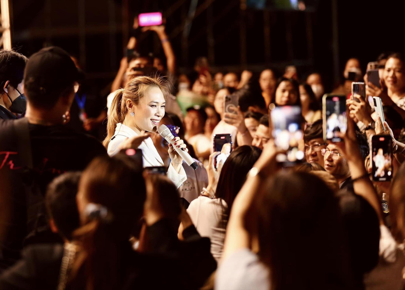 Đội ngũ phê bình không đáp ứng được yêu cầu công chúng. Ảnh: Nhật Minh