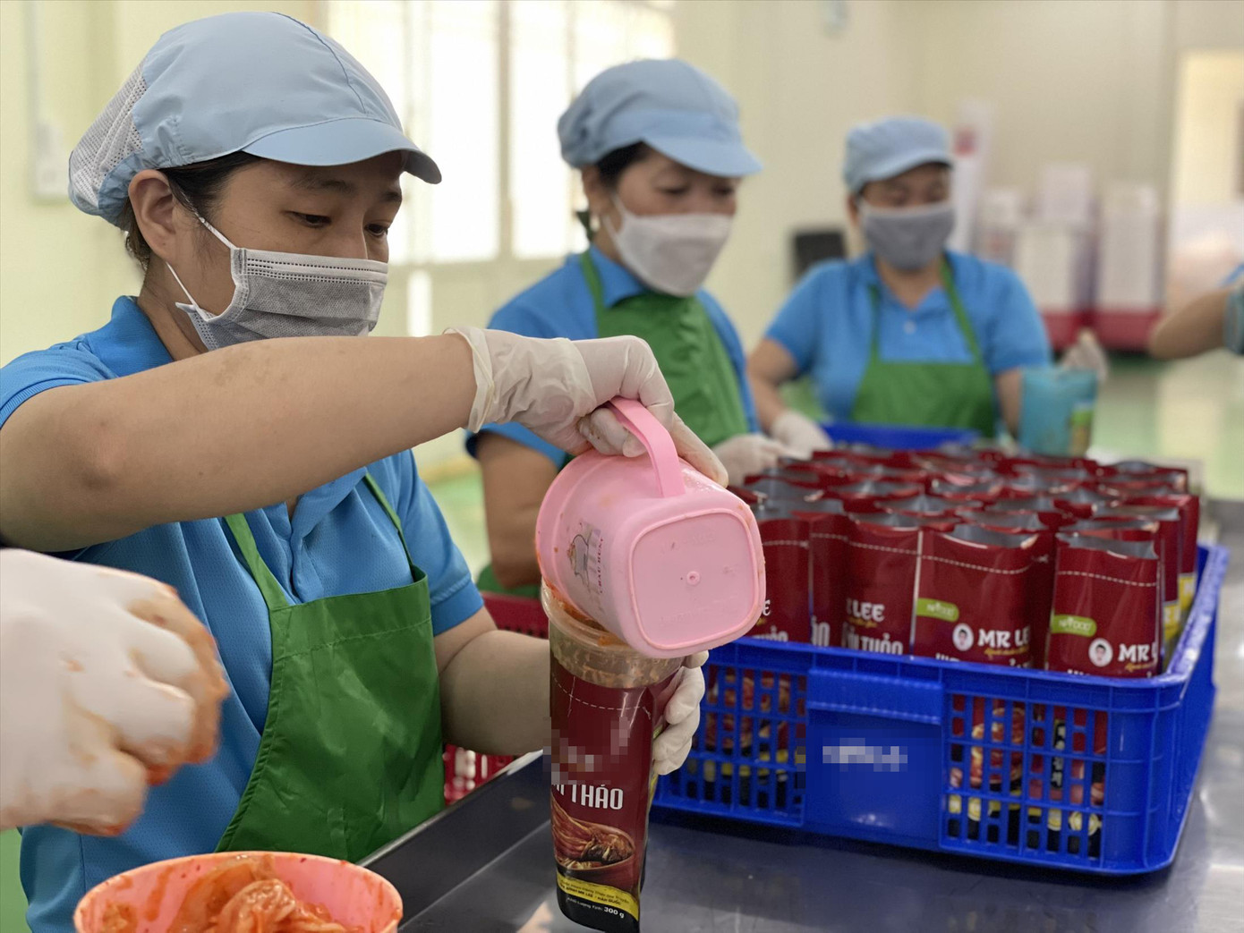 Để giữ mạch sản xuất, Công ty TNHH NPFood Việt Nam chấp nhận vay vốn bên ngoài. Ảnh: U.P