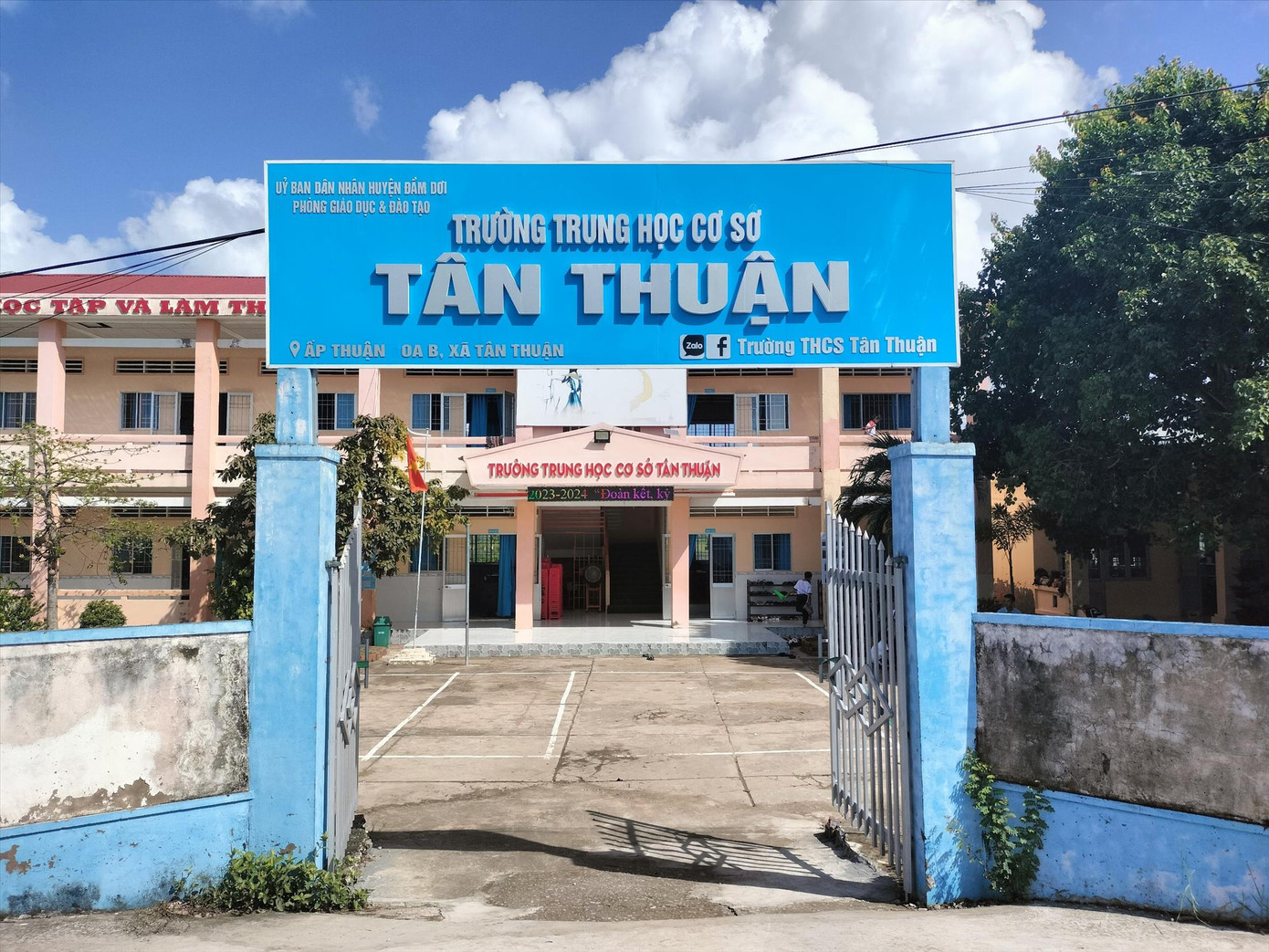 Trường THCS Tân Thuận