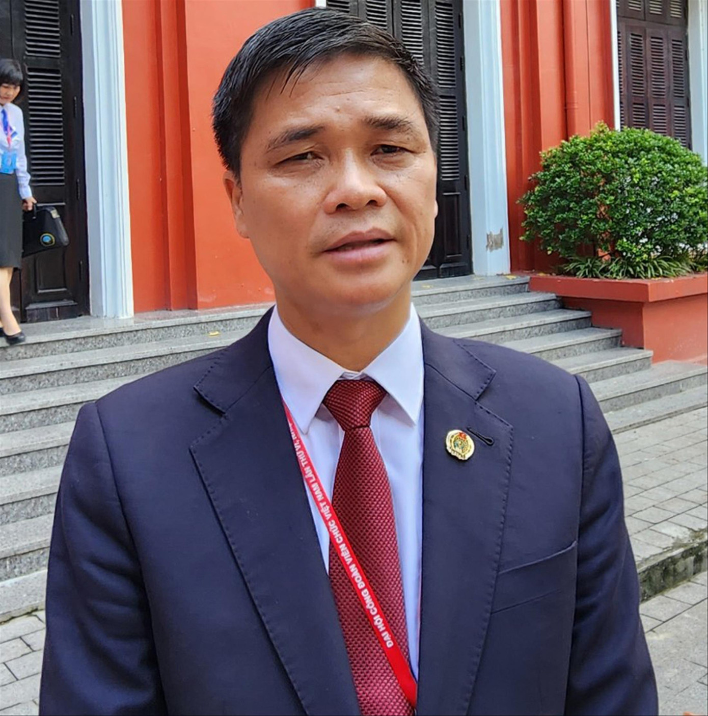 Ông Ngọ Duy Hiểu, Phó Chủ tịch Tổng Liên đoàn Lao động Việt Nam. Ông Ngọ Duy Hiểu, Phó Chủ tịch Tổng Liên đoàn Lao động Việt Nam.