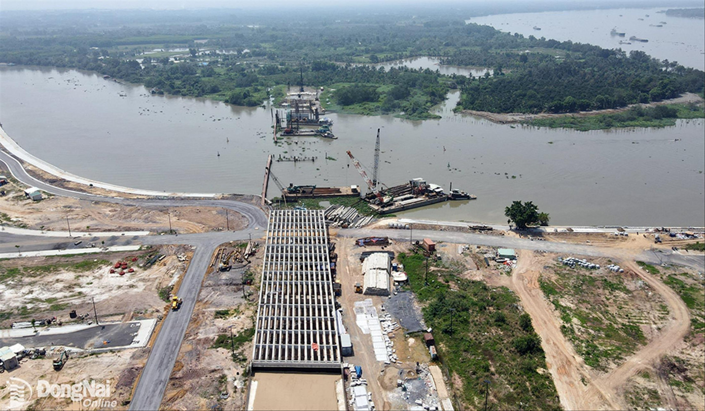 Dự án Cầu Vàm Cái Sứt (Đồng Nai) chậm tiến độ. Ảnh: BĐN. Dự án Cầu Vàm Cái Sứt (Đồng Nai) chậm tiến độ. Ảnh: BĐN.