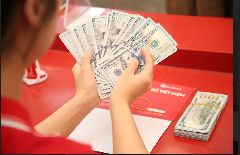 Tỷ giá tại ngân hàng tăng cao nhất từ đầu năm đến nay. Ảnh: Như Ý Tỷ giá tại ngân hàng tăng cao nhất từ đầu năm đến nay. Ảnh: Như Ý