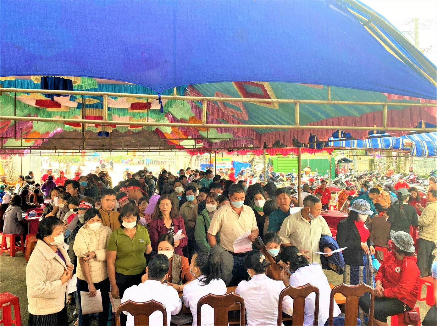 Bà con Đắk Lắk đi hiến máu rất đông, như ngày hội đoàn kết các dân tộc