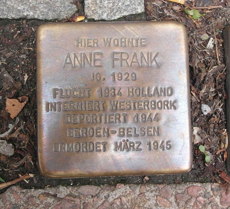 Hòn đá tưởng niệm Anne Frank