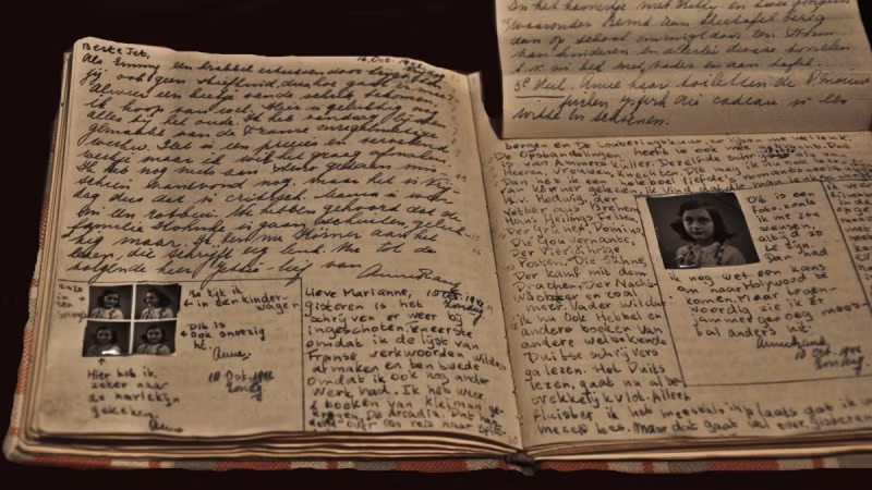 Những trang nhật ký bị thiếu trong nhật ký của Anne Frank, được công bố Những trang nhật ký bị thiếu trong nhật ký của Anne Frank, được công bố
