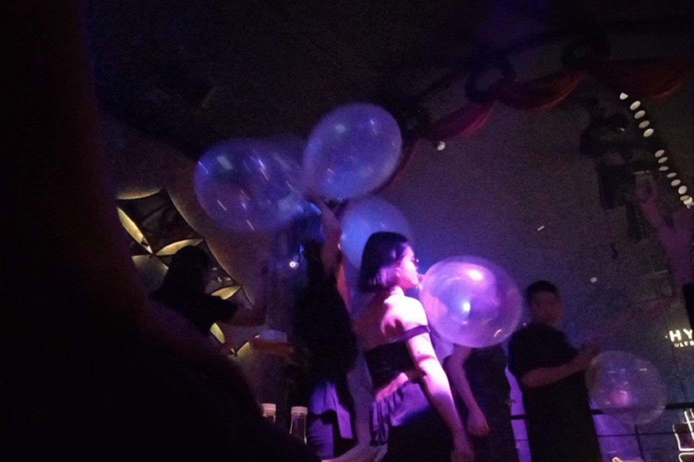 Nhiều thanh niên tìm đến bóng cười như một thói quen vì nghĩ sẽ không nghiện