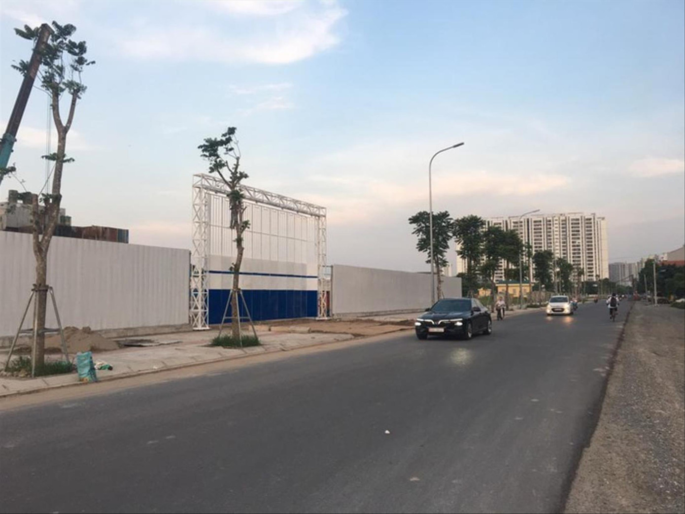 Dự án chung cư tại Long Biên đắp chiếu của một tập đoàn bất động sản lớn ở Hà Nội. Ảnh: Ngọc Mai