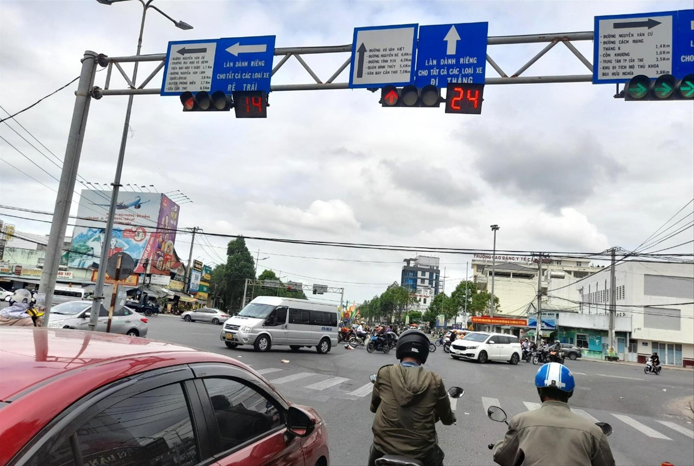 Nút giao Mậu Thân - Nguyễn Văn Cừ - Võ Văn Kiệt, một trong 5 nút giao trọng điểm của Cần Thơ. ẢNH: CẢNH KỲ Nút giao Mậu Thân - Nguyễn Văn Cừ - Võ Văn Kiệt, một trong 5 nút giao trọng điểm của Cần Thơ. ẢNH: CẢNH KỲ