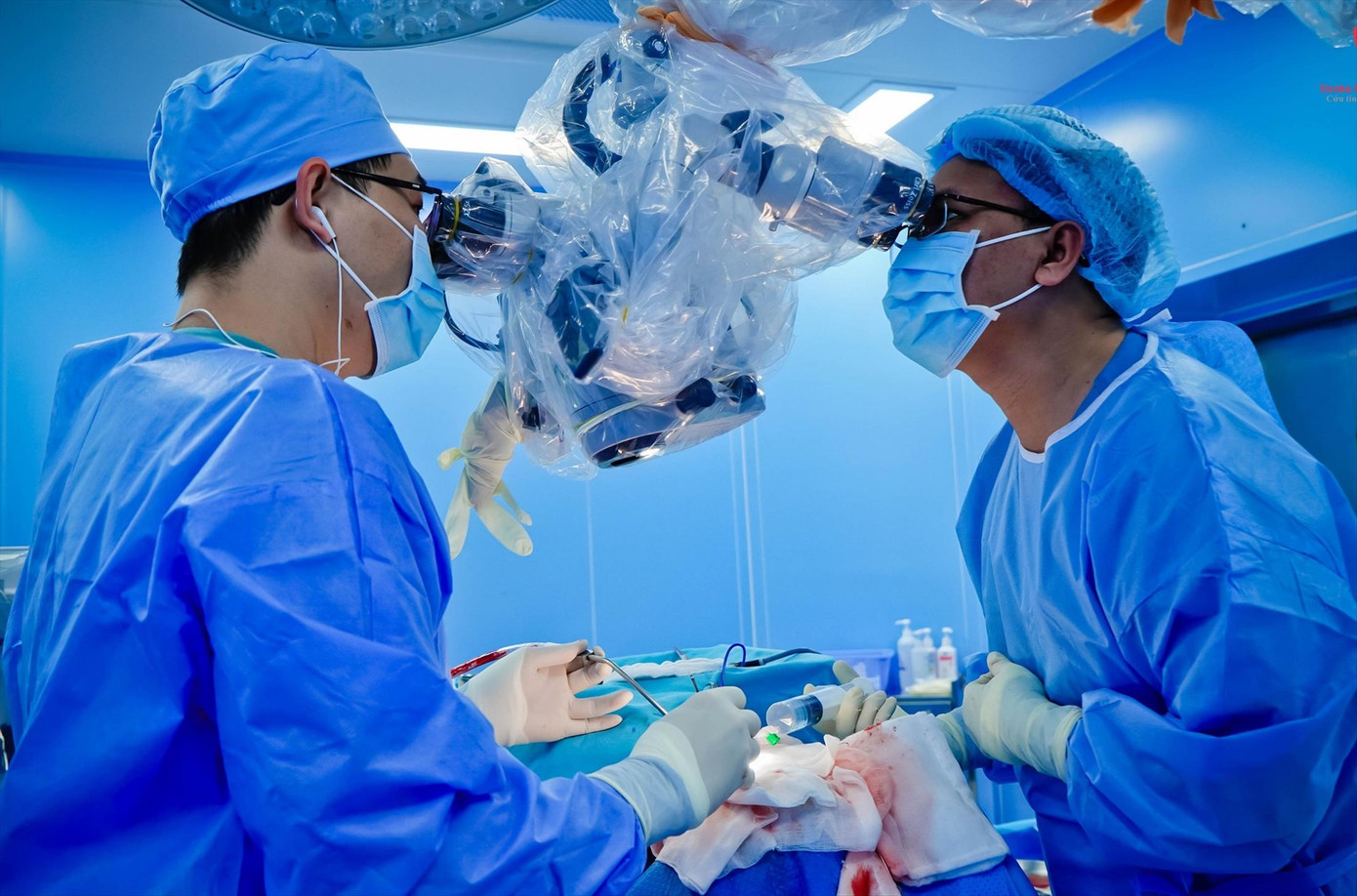 Các bác sĩ can thiệp cho một trường hợp bị đột quỵ Các bác sĩ can thiệp cho một trường hợp bị đột quỵ