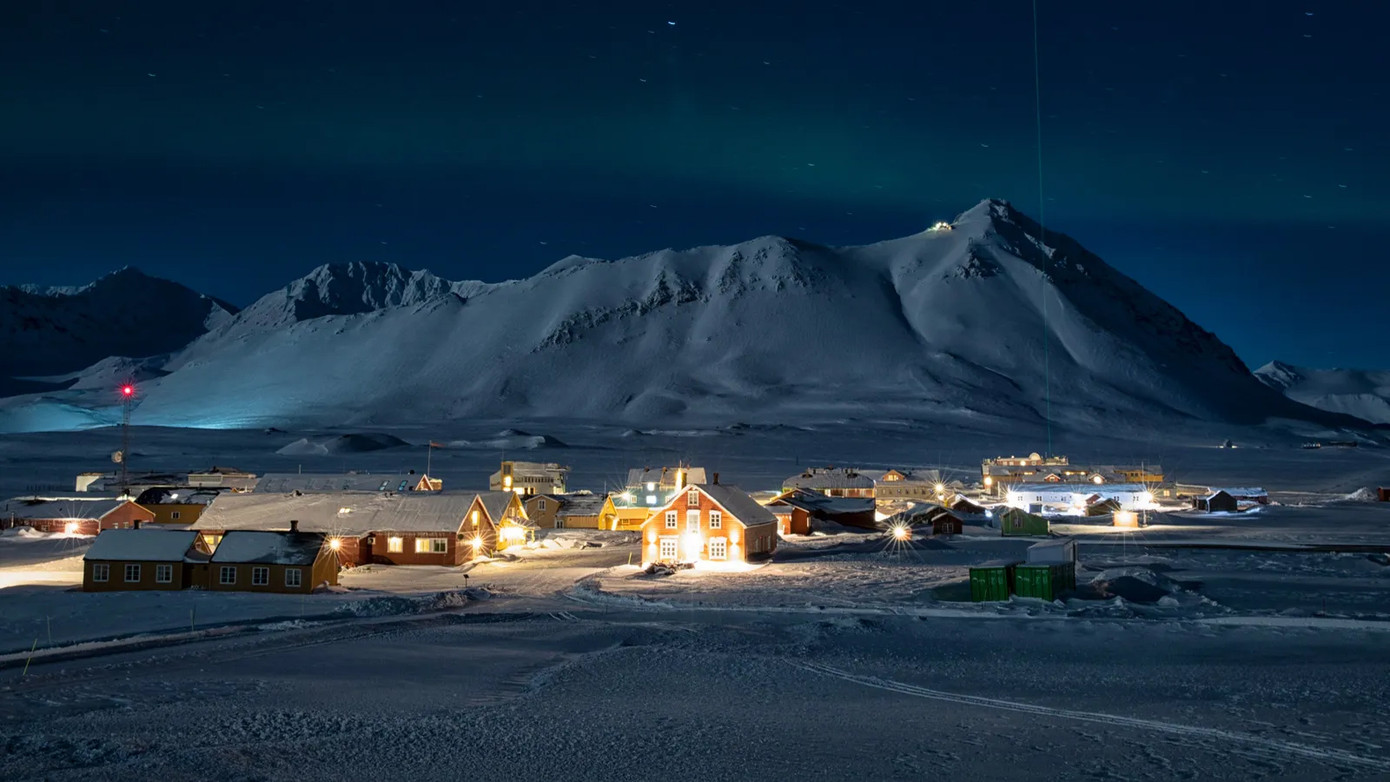 Ny-Alesund là một trong những thị trấn ở cực bắc nhất của thế giới Ny-Alesund là một trong những thị trấn ở cực bắc nhất của thế giới