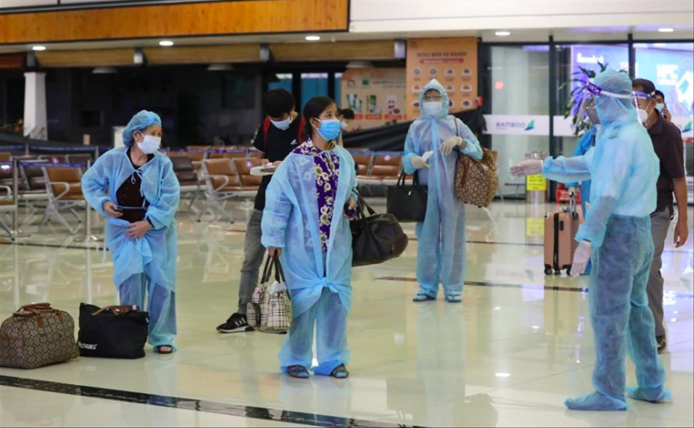 Công dân về nước trên các chuyến bay giải cứu Công dân về nước trên các chuyến bay giải cứu