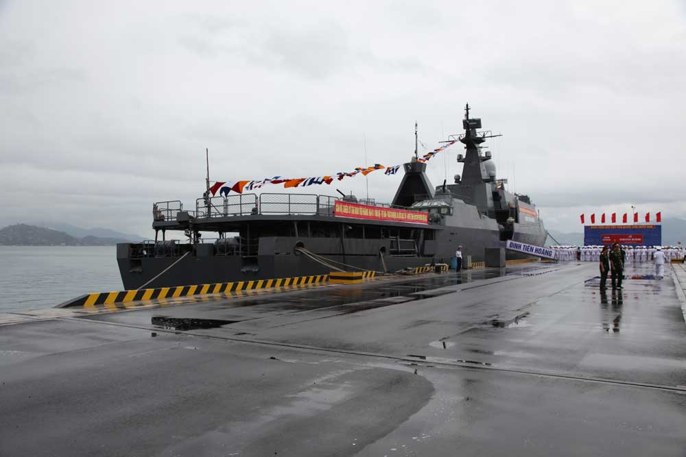 Tầu hộ vệ tên lửa Đinh Tiên Hoàng. Tầu tuần biển Đinh Tiên Hoàng