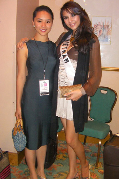 Để giúp đỡ và động viên Hoàng Yến, hôm 18/8, Dương Trương Thiên Lý - với tư cách là giám đốc quốc gia của đại diện Việt Nam - đã bay sang Bahamas.