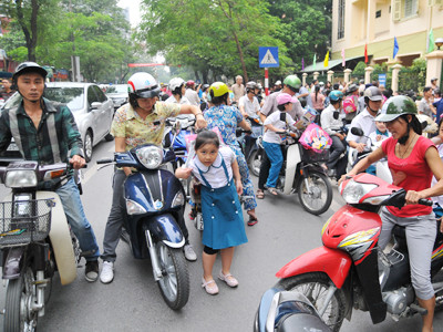 Các khoản đóng góp cần đúng theo tinh thần tự nguyện. Ảnh: Hồng Vĩnh