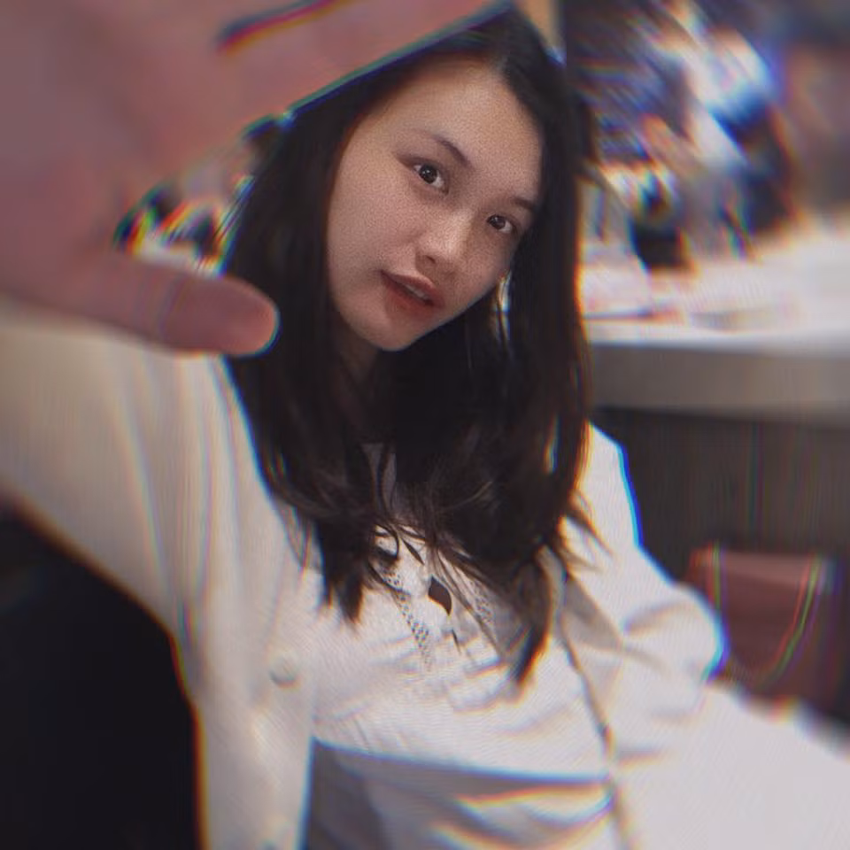 Hoàng Yến là cựu học sinh trường THPT chuyên Hà Nội - Amsterdam, hiện sinh sống và làm việc tại Pháp. (Ảnh: NVCC)