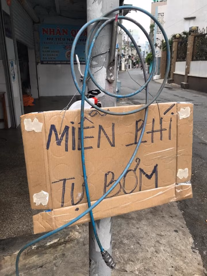 Tấm ảnh được chụp ở khu vực Quận Tân Bình trong thời gian giãn cách xã hội. (Ảnh: Lãng Du)