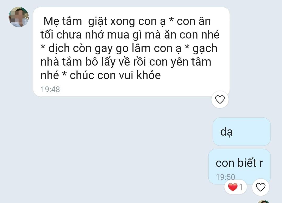 Mẹ của anh bạn này có thói quen dùng dấu sao để thay cho dấu chấm câu. (Ảnh: Cường Nguyễn) Mẹ của anh bạn này có thói quen dùng dấu sao để thay cho dấu chấm câu. (Ảnh: Cường Nguyễn)