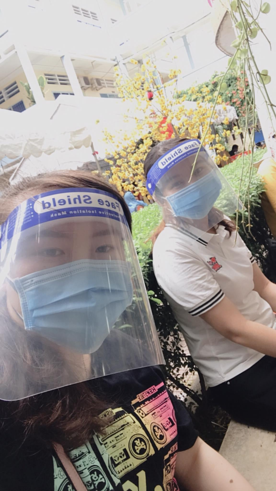 Sau khi tiêm vắc-xin 2 ngày, Lan Tuyên đã hồi phục và không bị sốt. Sau khi tiêm vắc-xin 2 ngày, Lan Tuyên đã hồi phục và không bị sốt.