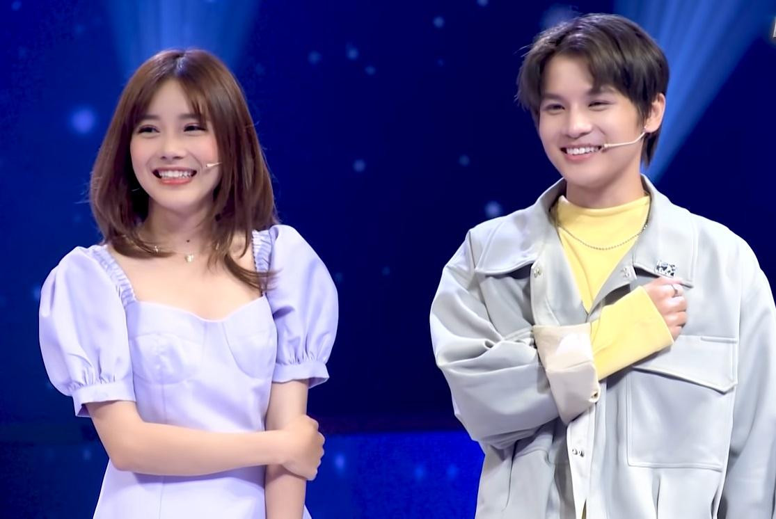 Nữ chính thổ lộ tình cảm dành cho Thái Ngân trong chương trình Tỏ Tình Hoàn Mỹ. Nữ chính thổ lộ tình cảm dành cho Thái Ngân trong chương trình Tỏ Tình Hoàn Mỹ.