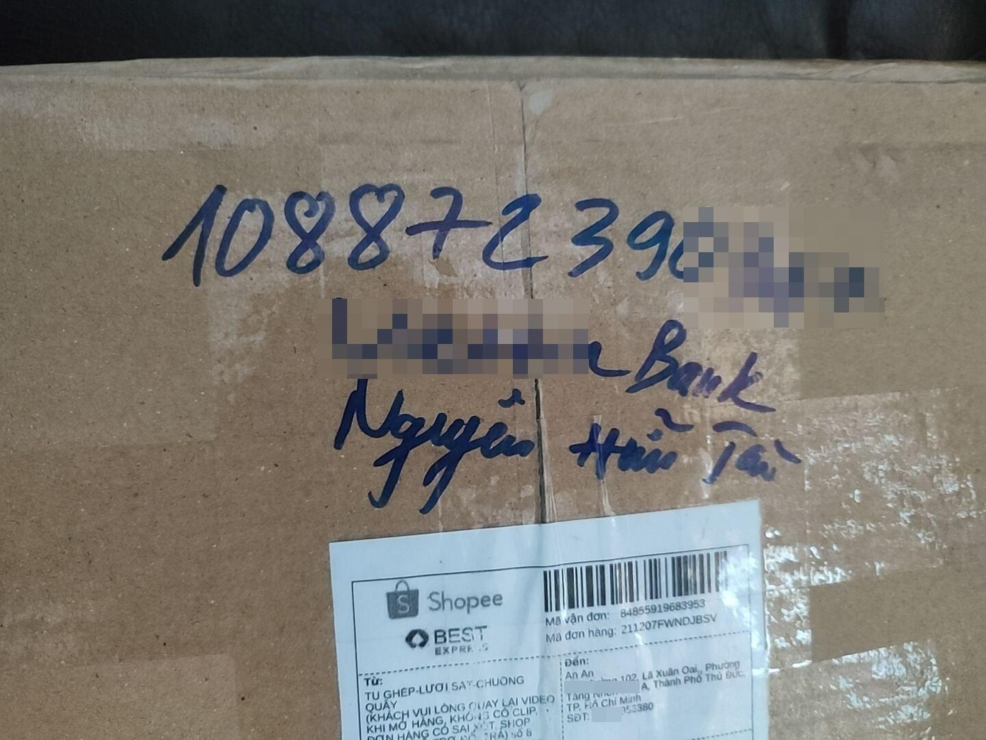 "Chuyện tiền bạc tính sau", dấu hiệu cho thấy mối quan hệ với shipper đã lên "tầm cao mới". (Ảnh: Thảo Dương)