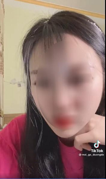 Chủ shop "bóc phốt" khách hàng kì kèo từng đồng. (Ảnh chụp màn hình clip) Chủ shop "bóc phốt" khách hàng kì kèo từng đồng. (Ảnh chụp màn hình clip)