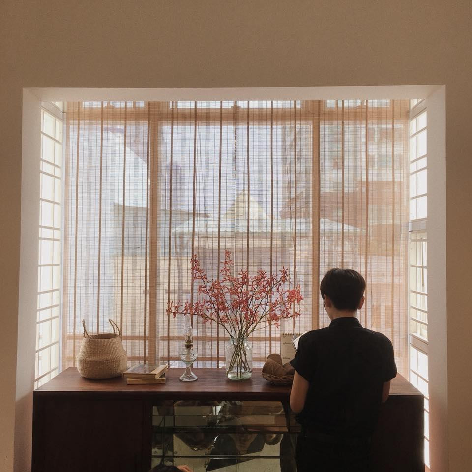 Gần đây, tác giả Thưởng Thức Nỗi Buồn chủ yếu đọc sách phục vụ công việc.