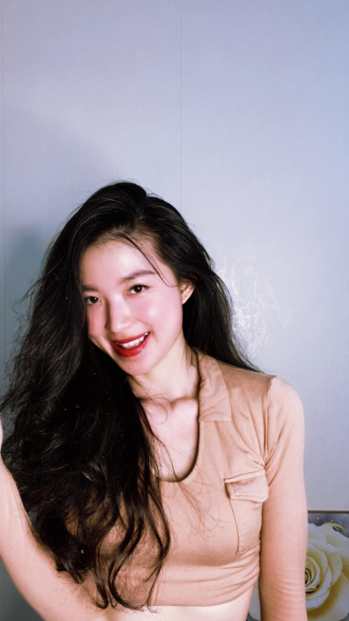 Biểu cảm tươi tắn, giàu sức sống khiến cô gái 9X được yêu mến. Biểu cảm tươi tắn, giàu sức sống khiến cô gái 9X được yêu mến.