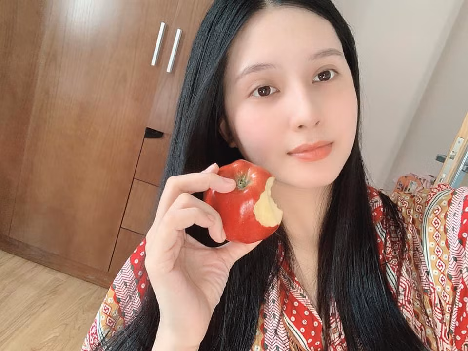 Thiên An vẫn giữ được nét rạng rỡ, trẻ trung sau khi sinh con.