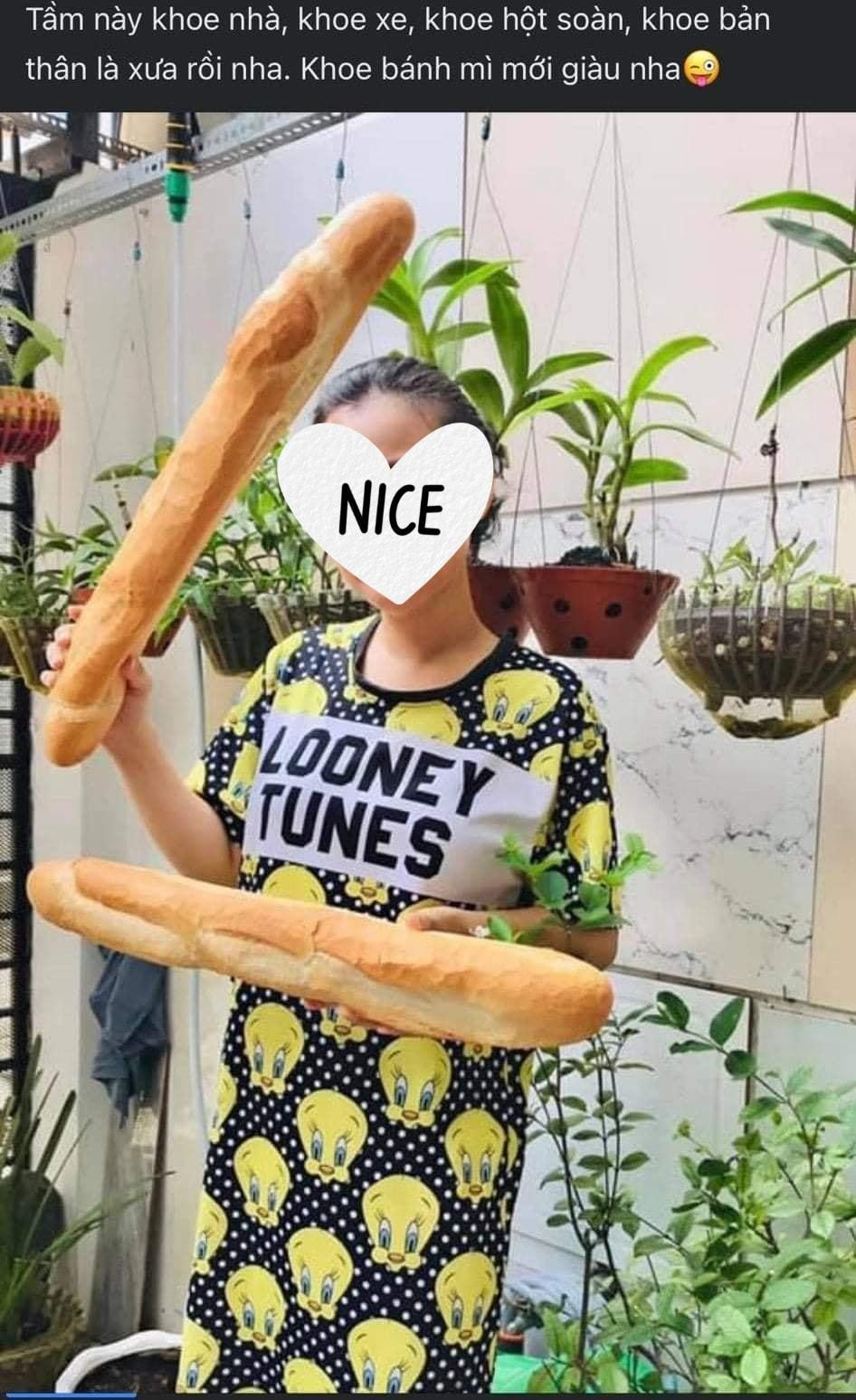 Netizen hài hước cho biết, bây giờ khoe bánh mì mới là trend. (Ảnh: Tô) Netizen hài hước cho biết, bây giờ khoe bánh mì mới là trend. (Ảnh: Tô)