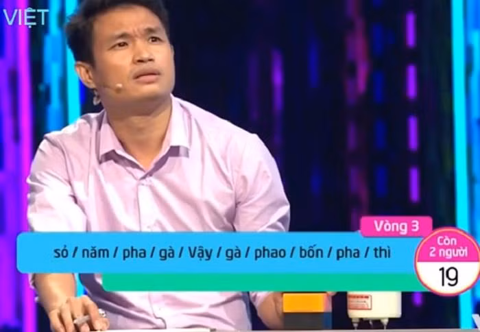 Câu văn trích từ tác phẩm "Việc làng" của nhà văn Ngô Tất Tố khiến người chơi "đứng hình". Câu văn trích từ tác phẩm "Việc làng" của nhà văn Ngô Tất Tố khiến người chơi "đứng hình".