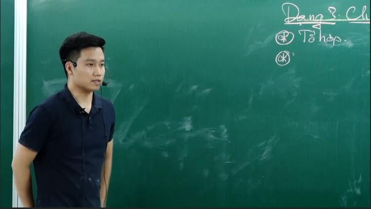 Thầy Quốc Chí dạy Toán vô cùng hài hước, khiến Gen Z say mê môn học này.