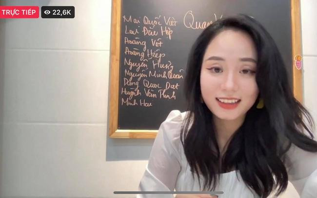 Cô giáo Minh Thu dạy Vật Lí lập kỷ lục người học trực tuyến.