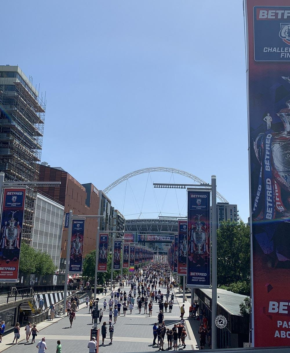 Đường phố London đông đúc vào ngày 17/7 vừa qua, trước khi Chính phủ dỡ bỏ các biện pháp phòng, chống dịch bệnh. (Ảnh: Phương Khanh)