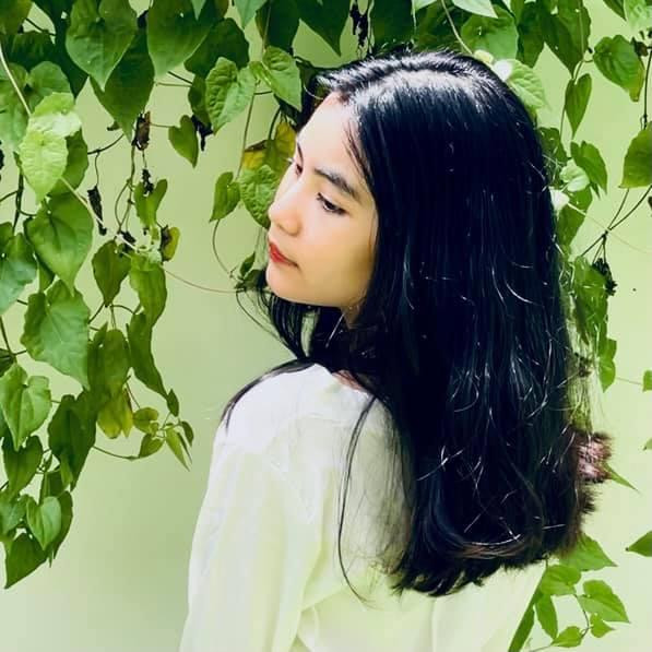 Con gái út của nghệ sĩ Quyền Linh ngày càng ra dáng thiếu nữ. Con gái út của nghệ sĩ Quyền Linh ngày càng ra dáng thiếu nữ.