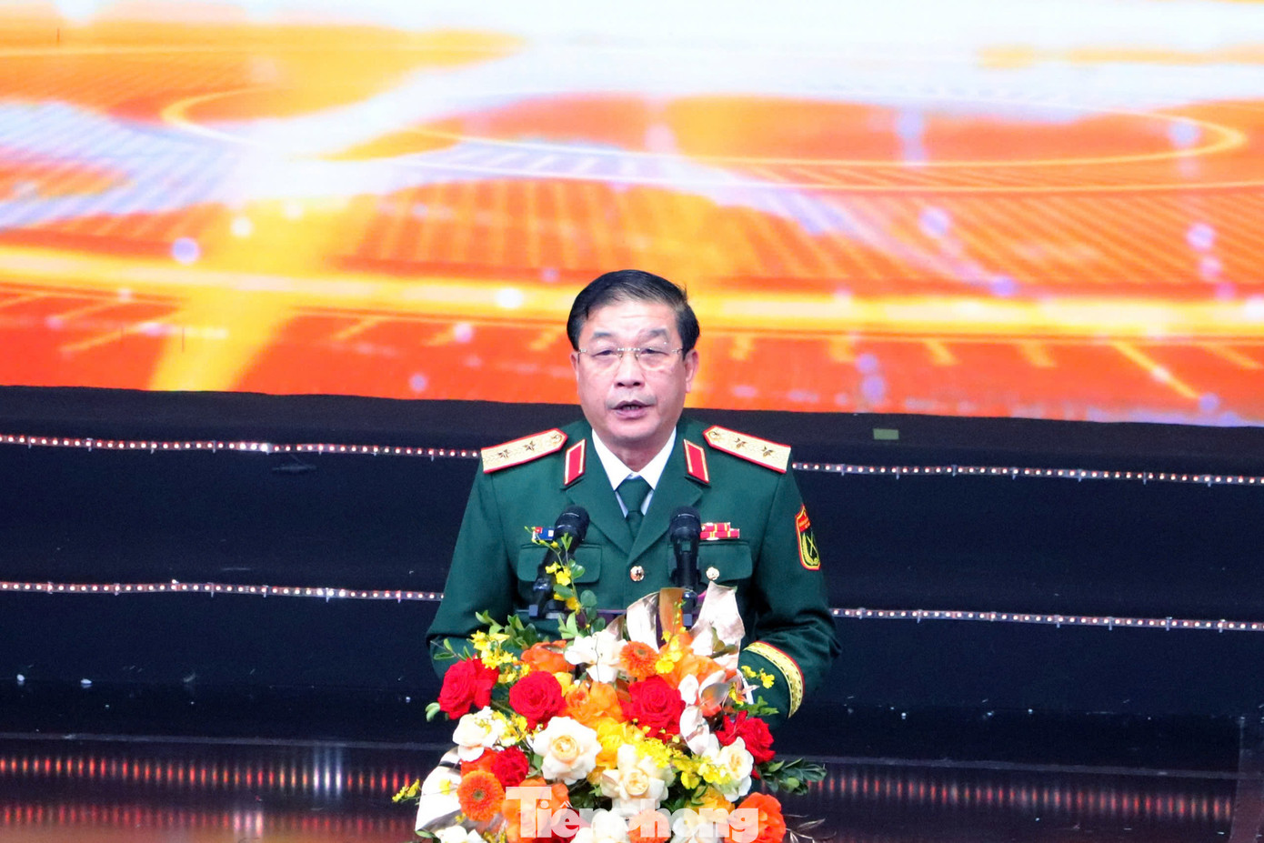 Trung tướng Trương Thiên Tô phát biểu tại lễ trao giải. Trung tướng Trương Thiên Tô phát biểu tại lễ trao giải.