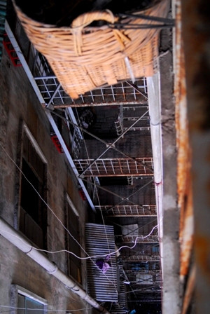 Không ai dám chắc những cầu thang này có thể chịu đựng đến khi nào