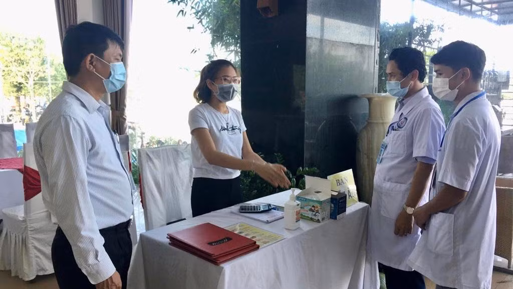 Các cơ sở lưu trú thực hiện nghiêm quy trình khai báo y tế Các cơ sở lưu trú thực hiện nghiêm quy trình khai báo y tế