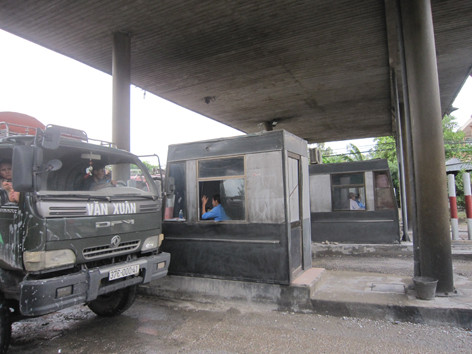 Xe qua trạm Hoàng Mai chiều 15/10. Ảnh: Minh Huyền. Xe qua trạm Hoàng Mai chiều 15/10. Ảnh: Minh Huyền