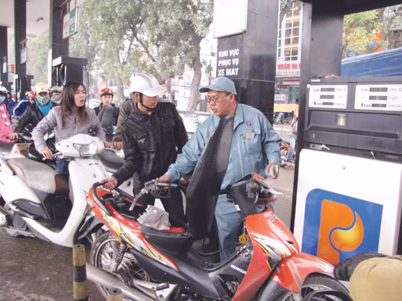 Việt Nam sẽ ngừng lưu hành xăng A83? Ảnh: Tuấn Nguyễn