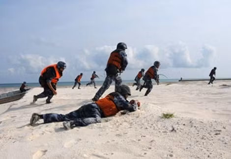 Quân đội Trung Quốc thực hành diễn tập đánh đảo