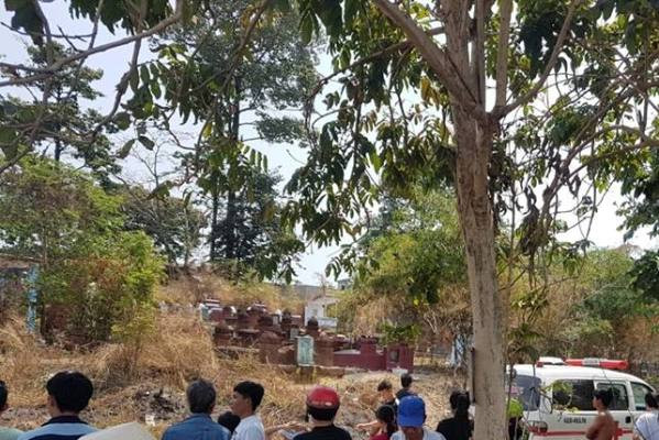 Kinh hãi phát hiện thi thể nam giới trong nghĩa trang ảnh 1