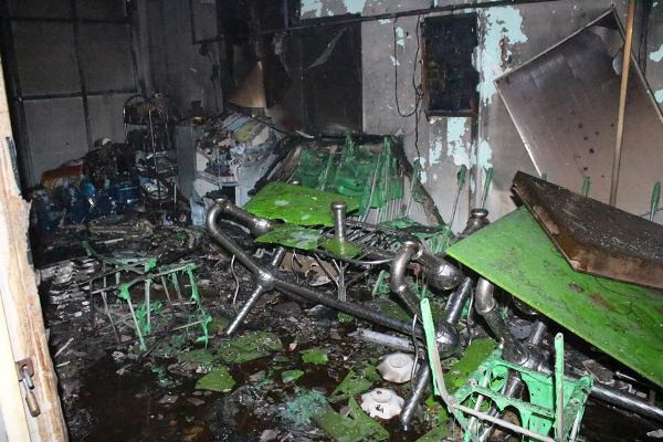 Cháy tiệm tạp hóa trong đêm, cả gia đình 4 người thoát chết ảnh 3