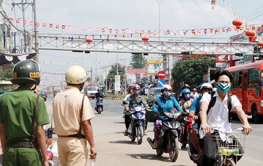 Công an Bình Phước ra quân, nhiều tài xế container dương tính với ma túy ảnh 1