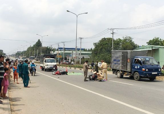 Tai nạn liên hoàn 4 người thương vong, một xe liên quan rời khỏi hiện trường ảnh 1