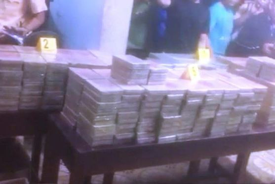 Vụ bắt 900 bánh ma túy ở TP.HCM: Khám xét nhà đối tượng ở Bình Dương ảnh 2