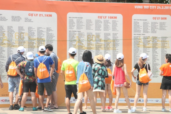 Háo hức vượt đường xa đến tham gia Tiền Phong Marathon 2019 ảnh 8