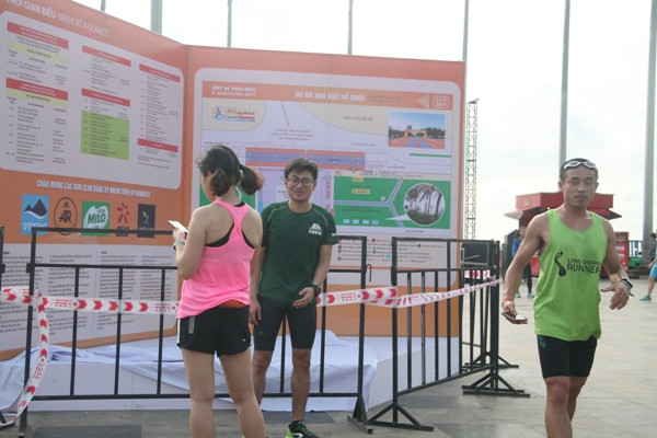 Tiền Phong Marathon 2019: Tất bật cho ngày khai hội ảnh 1