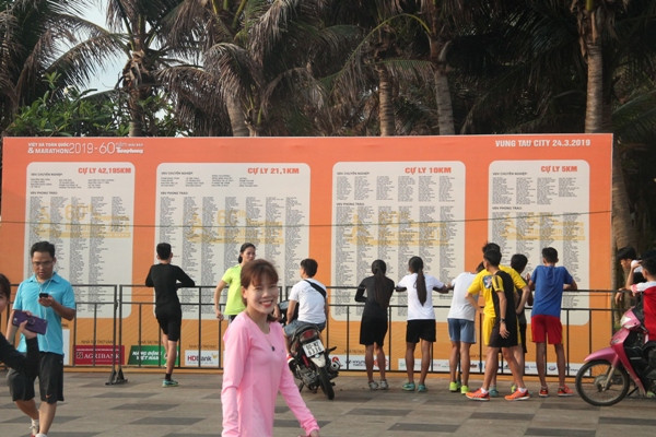 Tiền Phong Marathon 2019: Tất bật cho ngày khai hội ảnh 8