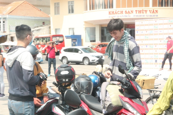 Tiền Phong Marathon 2019: Tất bật cho ngày khai hội ảnh 12