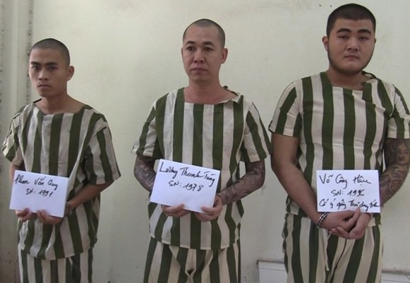 Công an bắt nhóm giang hồ mang mã tấu chém người trong quán nhậu ảnh 1